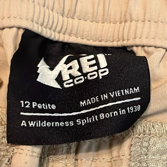 REI Co-op Women’s Sahara Convertible Pants Size 12 Petite - Picture 15 of 15
